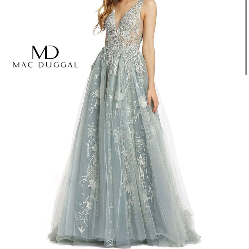 Mac Duggal prom dress